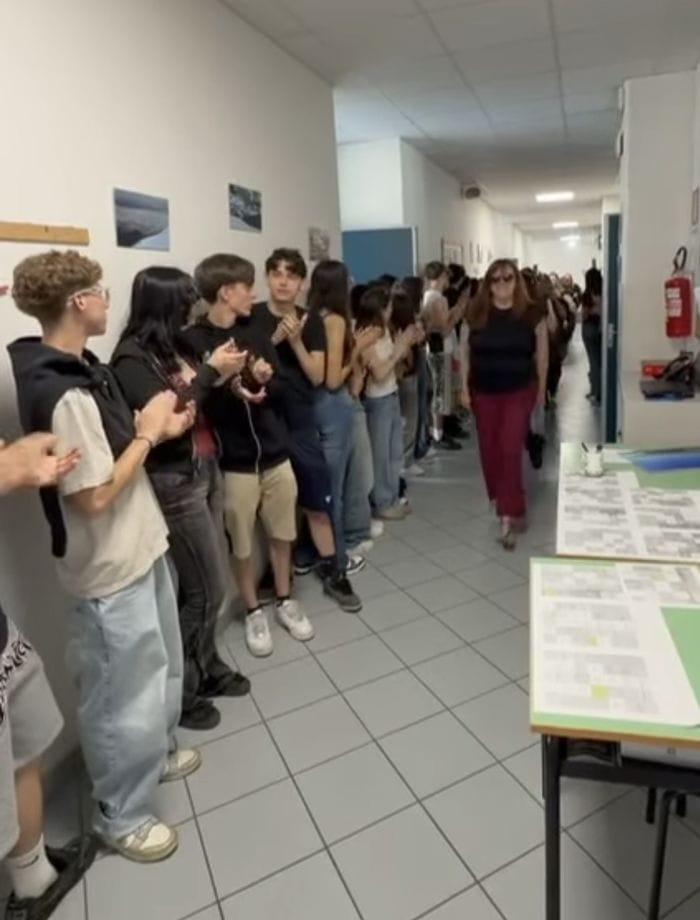 Tra gioia e nostalgia: emozioni dell’ultimo giorno di scuola 