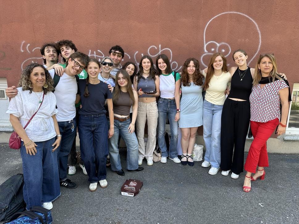 Tra gioia e nostalgia: emozioni dell’ultimo giorno di scuola 