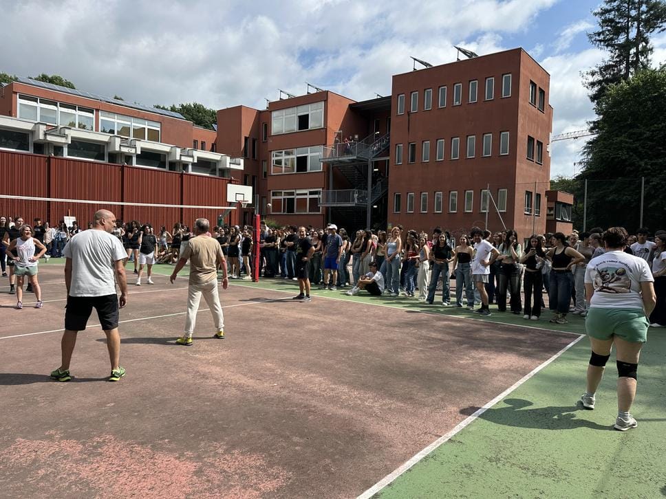 Tra gioia e nostalgia: emozioni dell’ultimo giorno di scuola 