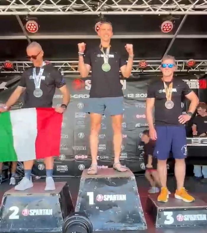 Eric Marciano sul primo gradino del podio in Svizzera