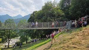 Inaugurata la passerella: a Piedicavallo il ponte sospeso di Fontanamora è il più lungo del Piemonte. Fotogallery