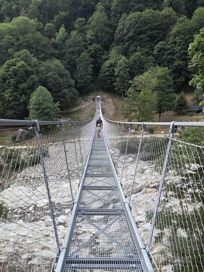 Inaugurata la passerella: a Piedicavallo il ponte sospeso di Fontanamora è il più lungo del Piemonte. Fotogallery