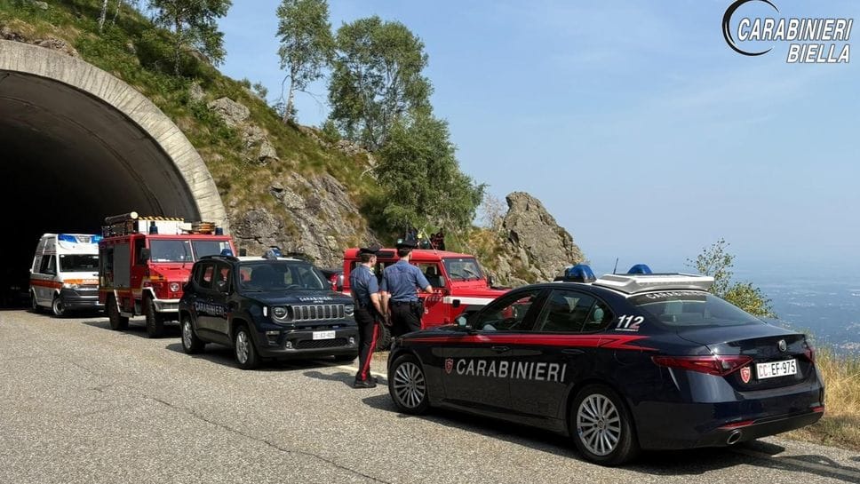 I carabinieri salvano un ragazzo da un dirupo