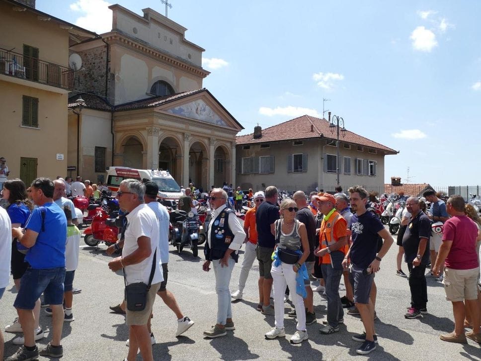 Biella celebra i 75 anni del Vespa Club tra passione, storia e solidarietà. Fotogallery