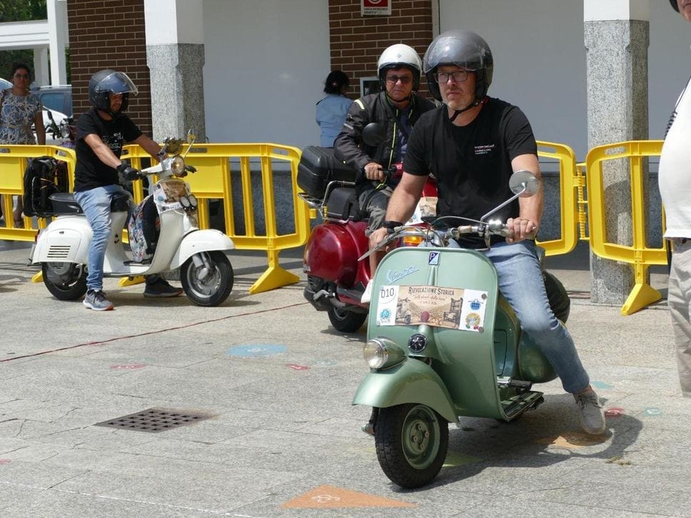 Biella celebra i 75 anni del Vespa Club tra passione, storia e solidarietà. Fotogallery