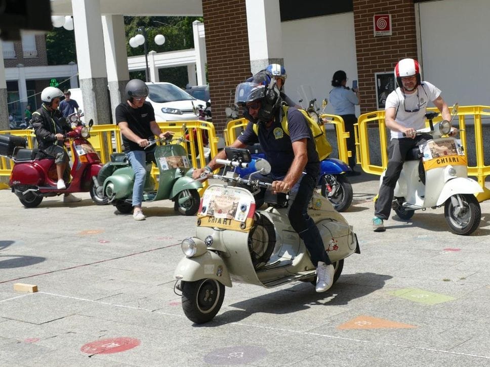 Biella celebra i 75 anni del Vespa Club tra passione, storia e solidarietà. Fotogallery