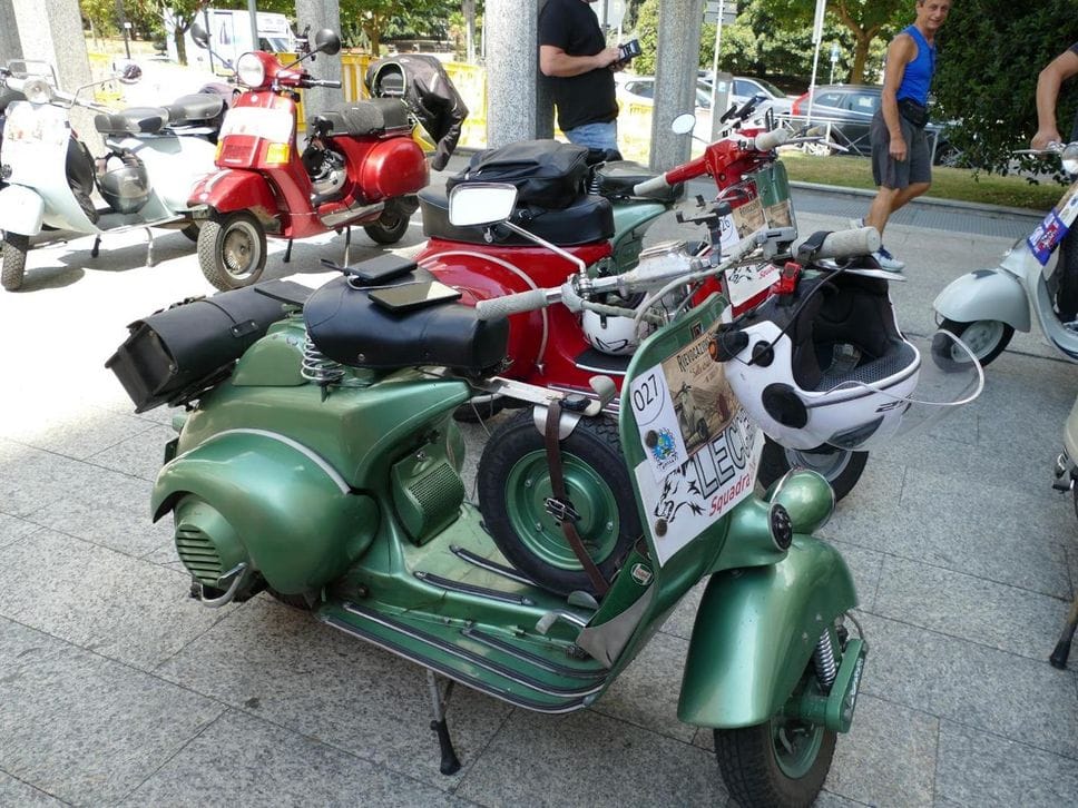 Biella celebra i 75 anni del Vespa Club tra passione, storia e solidarietà. Fotogallery