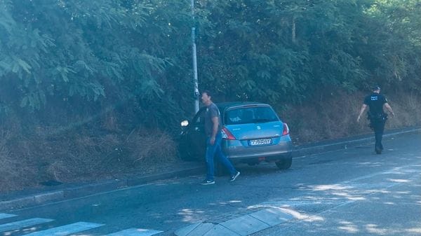Incidente in via Carso, strada semichiusa e code