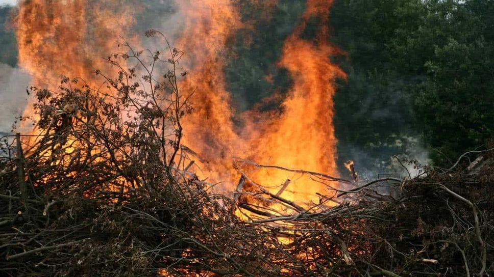 A fuoco un’area di 5mila metri quadrati al Tracciolino
