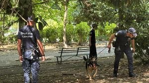 Controlli a tappeto della polizia locale nei parchi di Biella contro lo spaccio