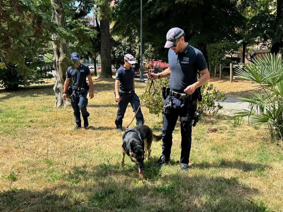 Controlli a tappeto della polizia locale nei parchi di Biella contro lo spaccio