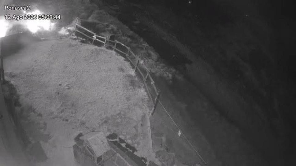 L’incendio ha raggiunto il rifugio Monte Barone e la località Le Piane