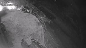 L’incendio ha raggiunto il rifugio Monte Barone e la località Le Piane
