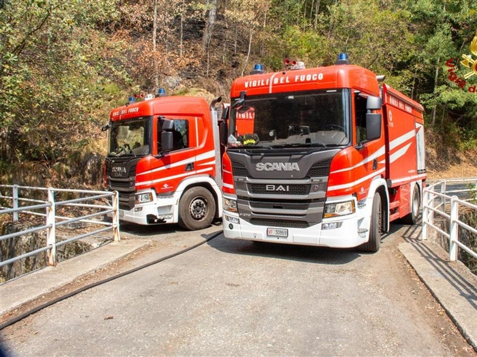 Anche a Ferragosto continua la lotta contro l’incendio sul Monte Barone