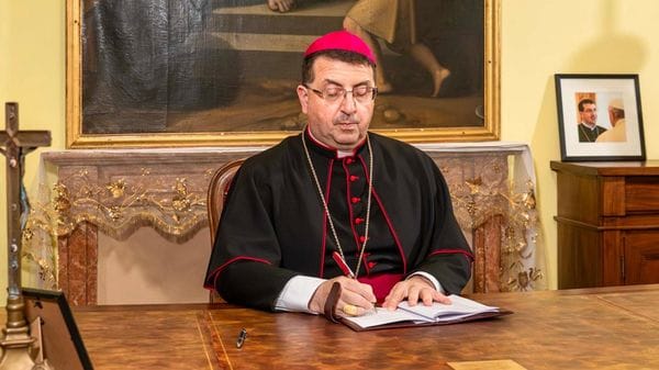 Il Vescovo firma la nuova lettera pastorale “La nostalgia di Dio”