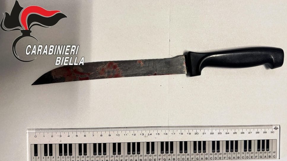 Accoltellato al volto e a una gamba a Gaglianico