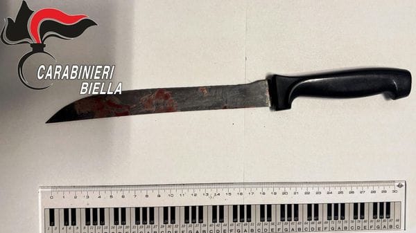 Accoltellato al volto e a una gamba a Gaglianico