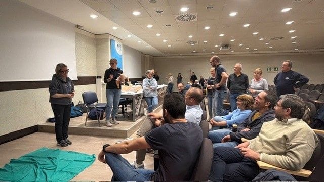 Defibrillatori in quota che comunicano con l’ospedale: completata nel Biellese la prima rete alpina d’Europa