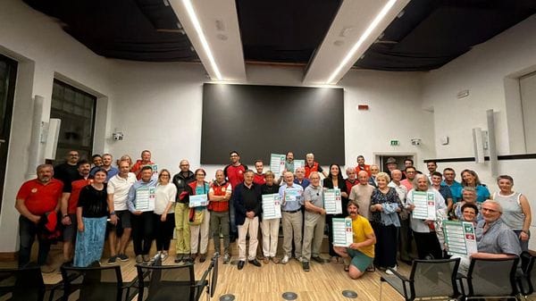 Defibrillatori in quota che comunicano con l’ospedale: completata nel Biellese la prima rete alpina d’Europa