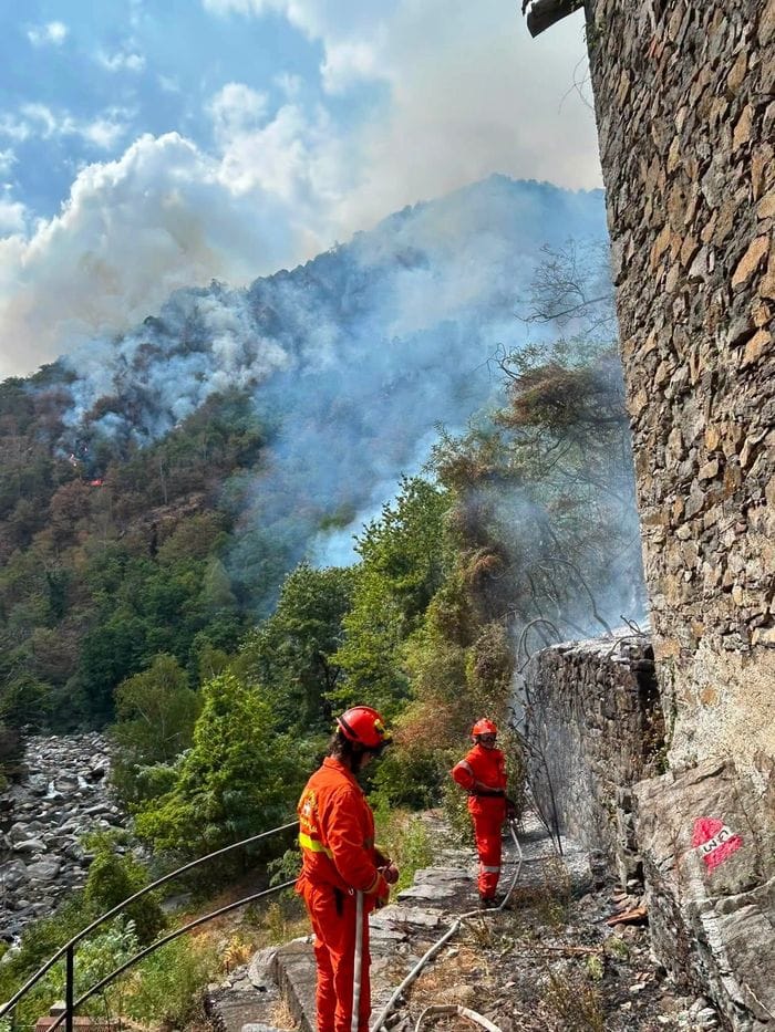 La lotta quotidiana contro l’incendio: sempre tre i punti critici