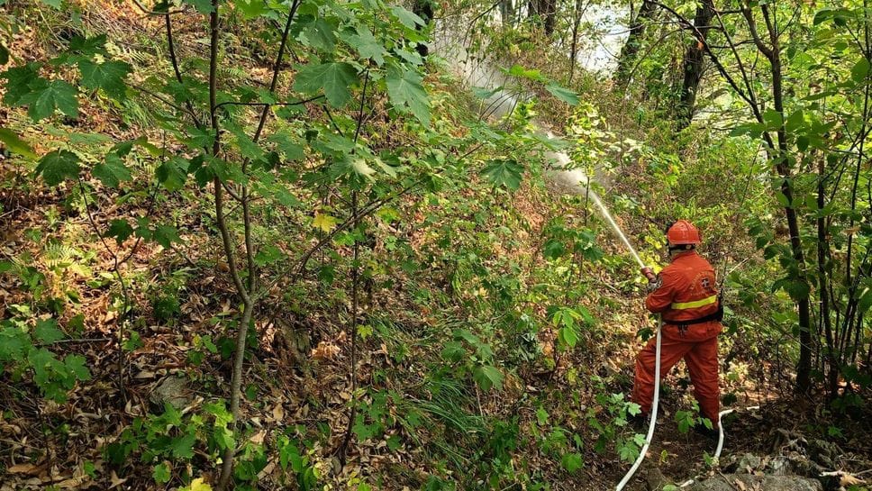 La lotta quotidiana contro l’incendio: sempre tre i punti critici