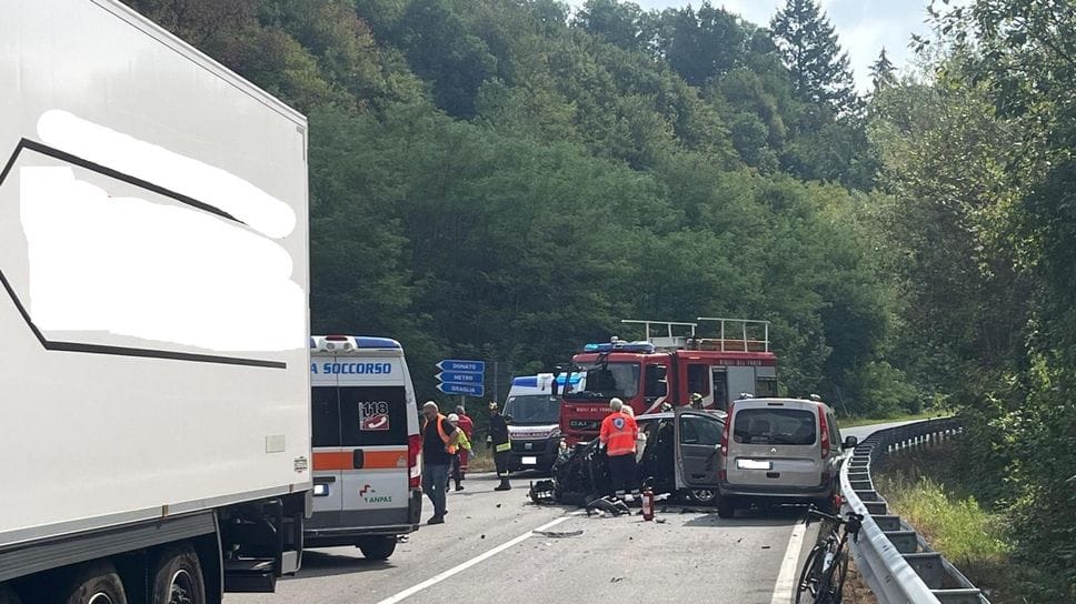 Incidente sulla Settimo Vittone, strada chiusa e due persone in ospedale
