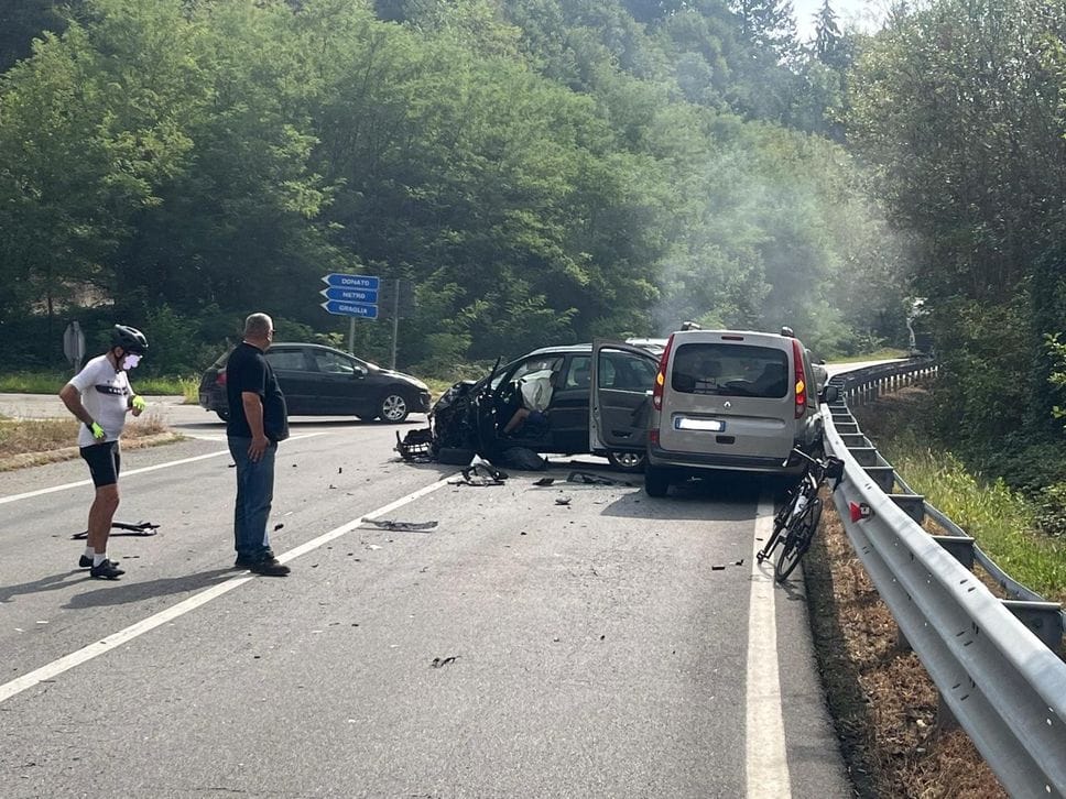 Incidente sulla Settimo Vittone, strada chiusa e due persone in ospedale