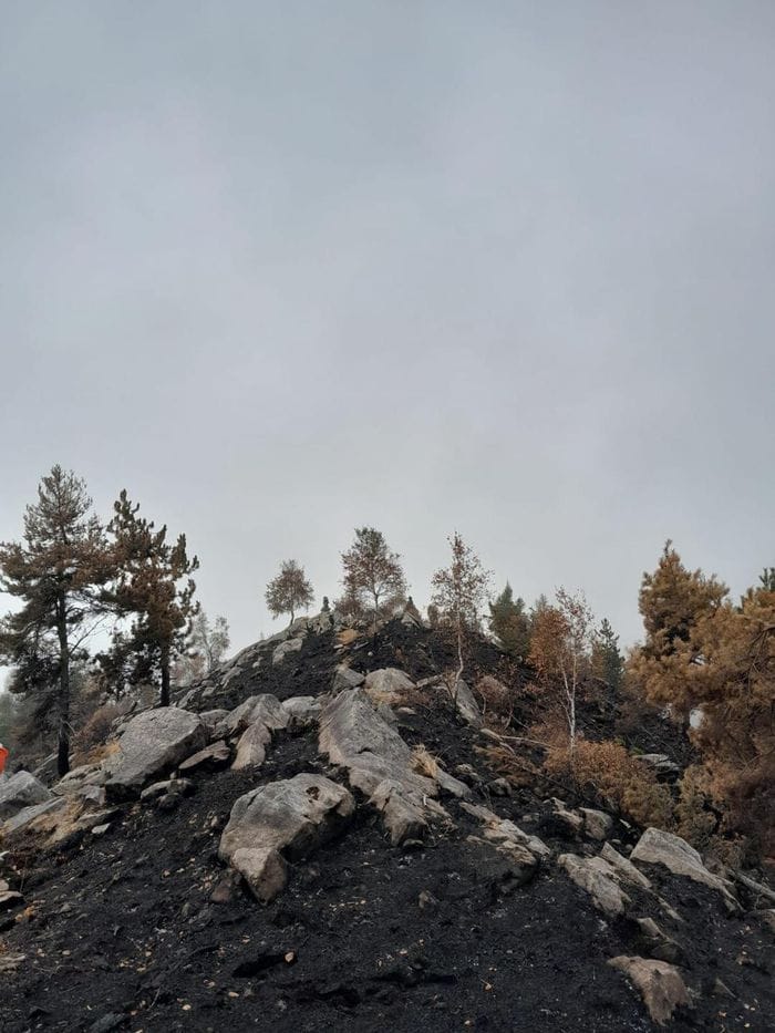 Le prime foto del Monte Barone dopo la distruzione dell’incendio
