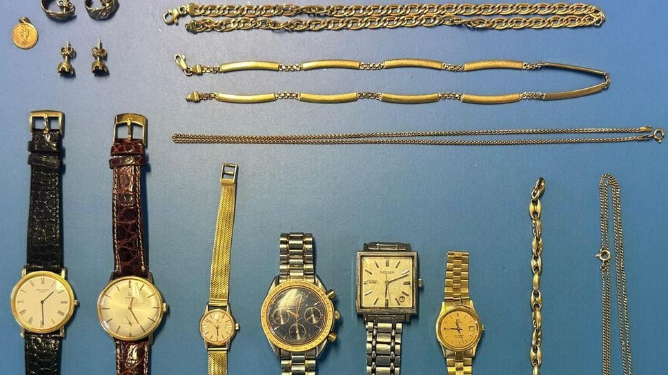 Truffano due anziani e portano via 15mila euro. Ma la polizia li blocca subito