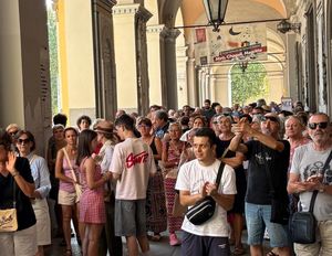 Una fontana al centro dei nuovi giardini