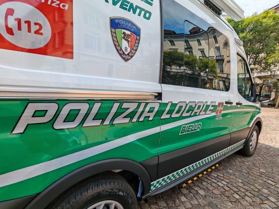 Il nuovo furgone della polizia locale contro le truffe
