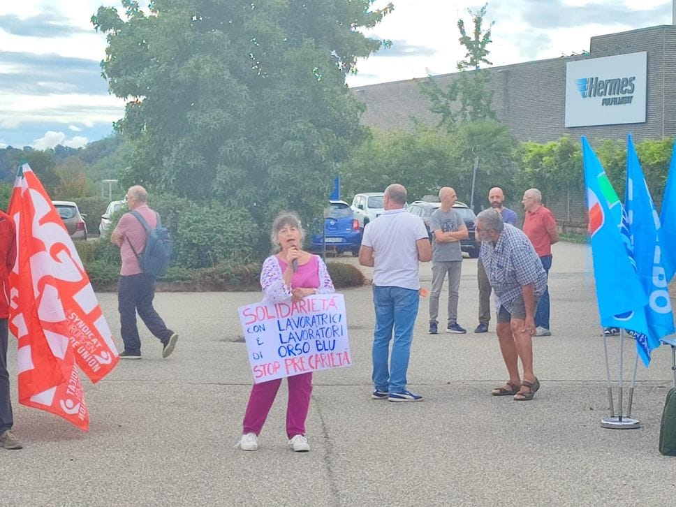 Assemblea pubblica dei lavoratori davanti alla sede di Hermes Gruppo Otto a Valdengo