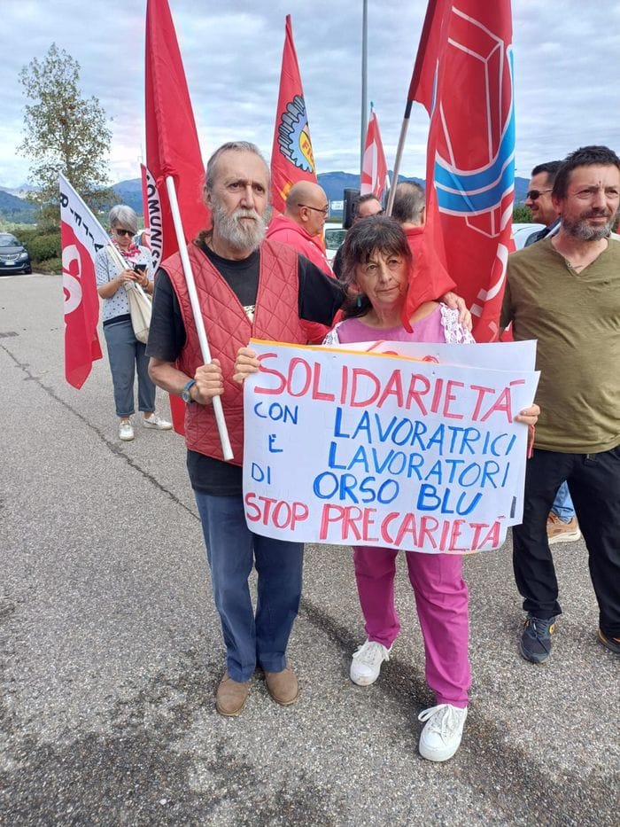 Assemblea pubblica dei lavoratori davanti alla sede di Hermes Gruppo Otto a Valdengo