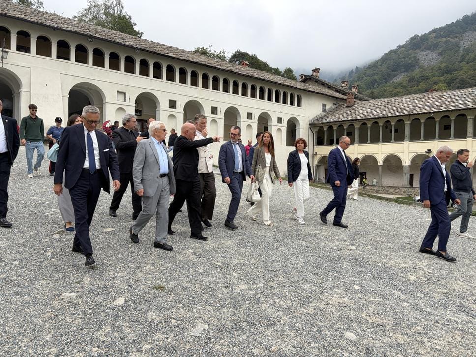 Il ministro della Cultura a Oropa: «Non c’è posto al mondo così». Delmastro: «Ridata dignità alla provincia profonda». Foto