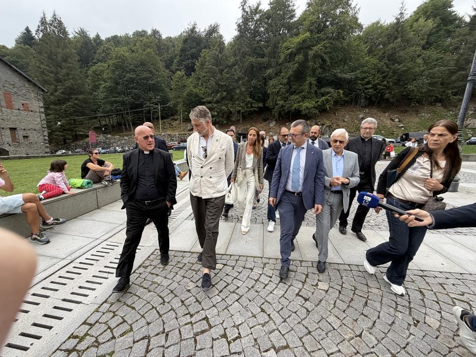Il ministro della Cultura a Oropa: «Non c’è posto al mondo così». Delmastro: «Ridata dignità alla provincia profonda». Foto