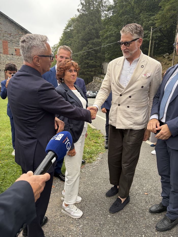 Il ministro della Cultura a Oropa: «Non c’è posto al mondo così». Delmastro: «Ridata dignità alla provincia profonda». Foto