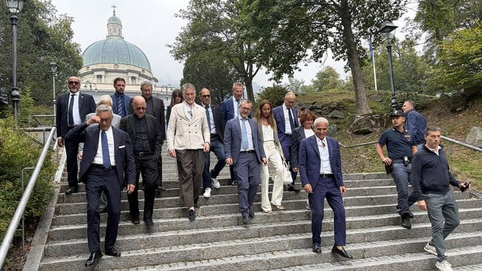 Il ministro della Cultura a Oropa: «Non c’è posto al mondo così». Delmastro: «Ridata dignità alla provincia profonda». Foto