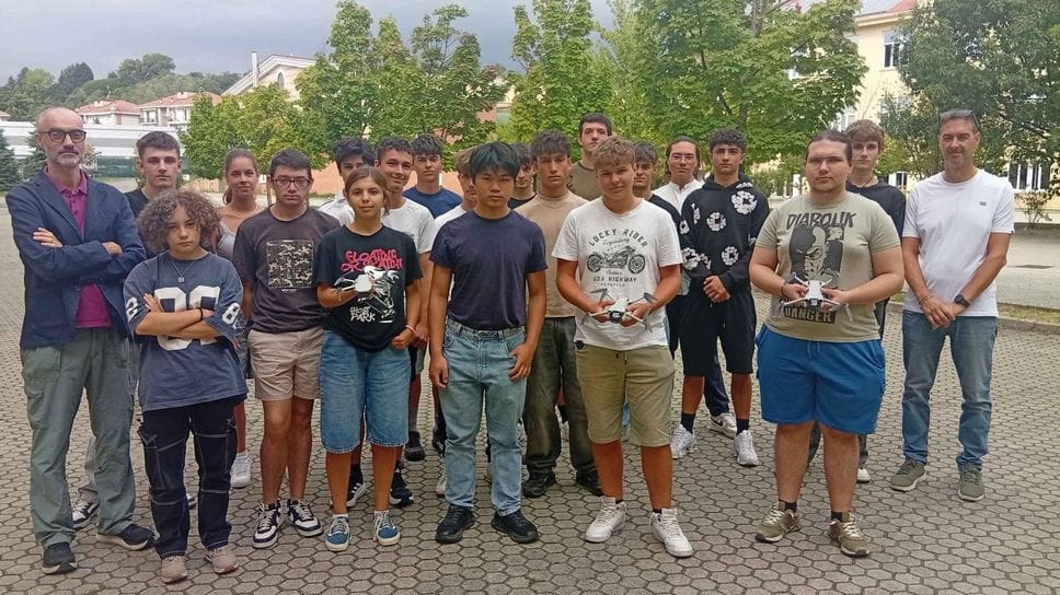 Corso di droni tra tecnologia e inclusione: 21 allievi hanno conseguito l’attestato di “Pilota remoto”