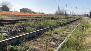 Cade la sbarra del passaggio a livello a Sandigliano