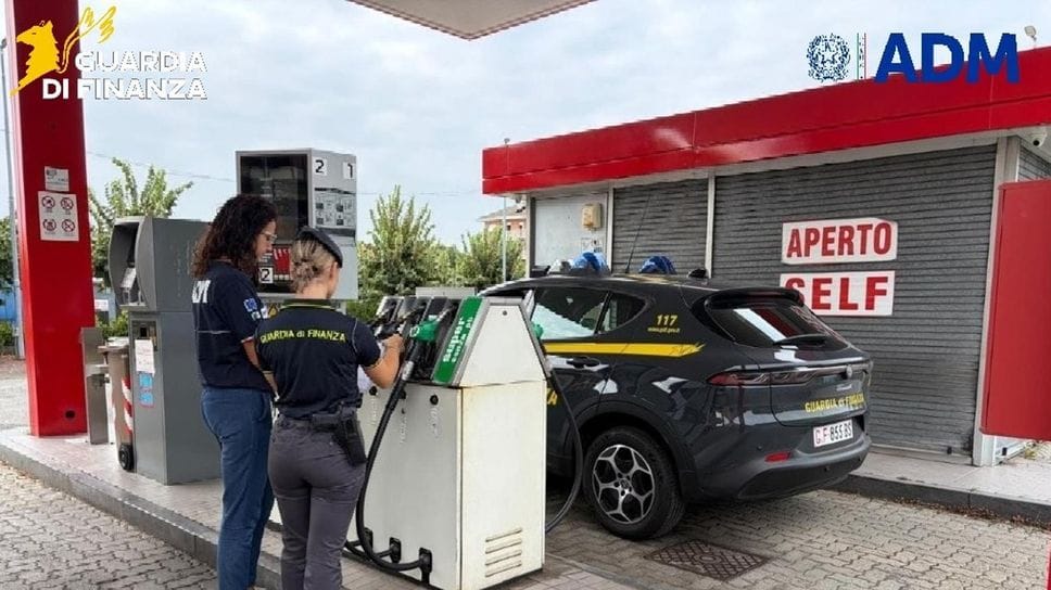 Sequestrati 20mila litri di gasolio dalla finanza