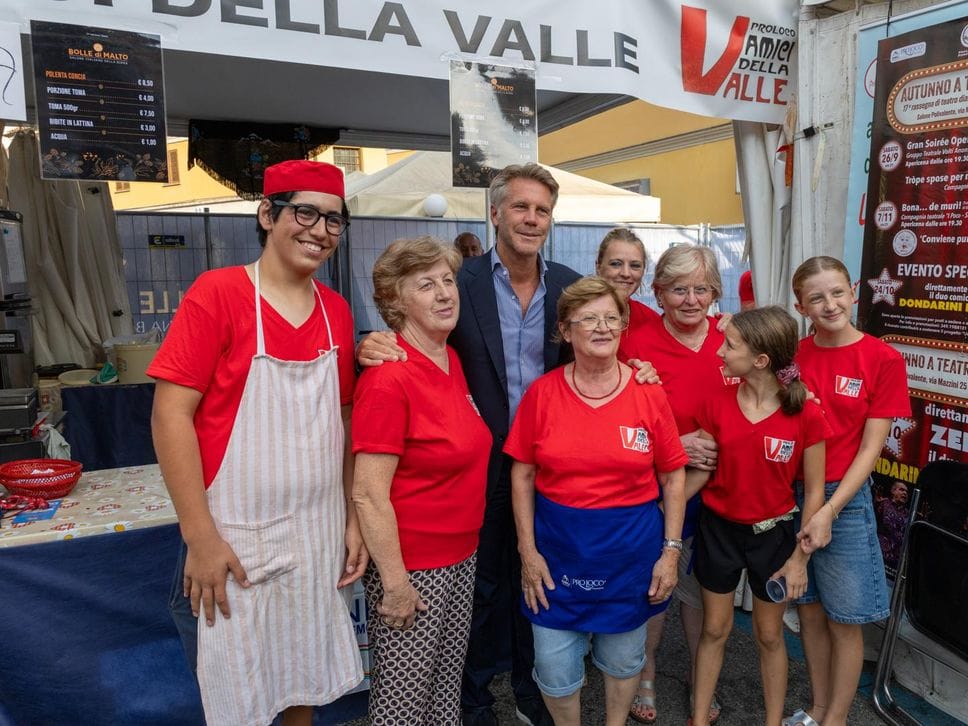 In tanti per il principe Emanuele Filiberto a Biella. Fotogallery