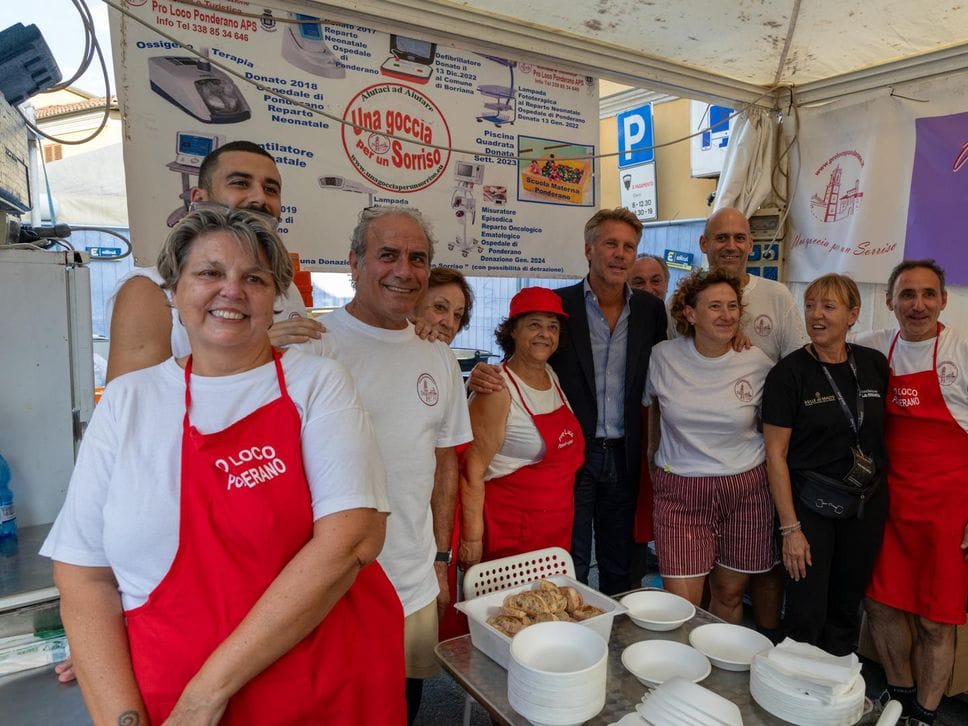 In tanti per il principe Emanuele Filiberto a Biella. Fotogallery